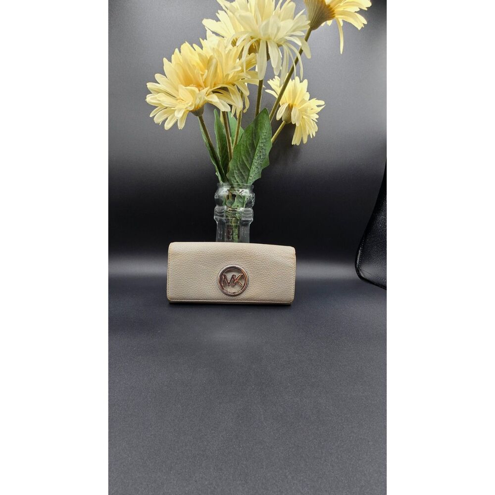 Michael Kors Leather Fulton Flap Continental Long Wallet - Gray